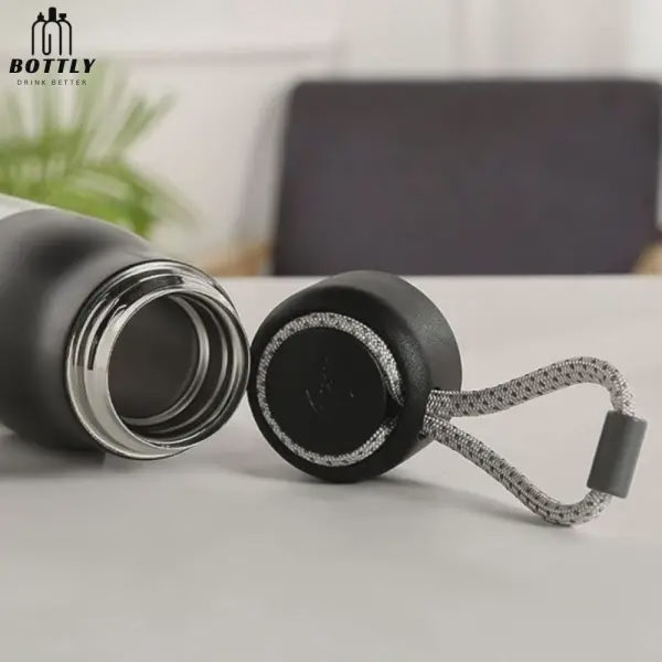 Thermal mug that preserves heat and cold